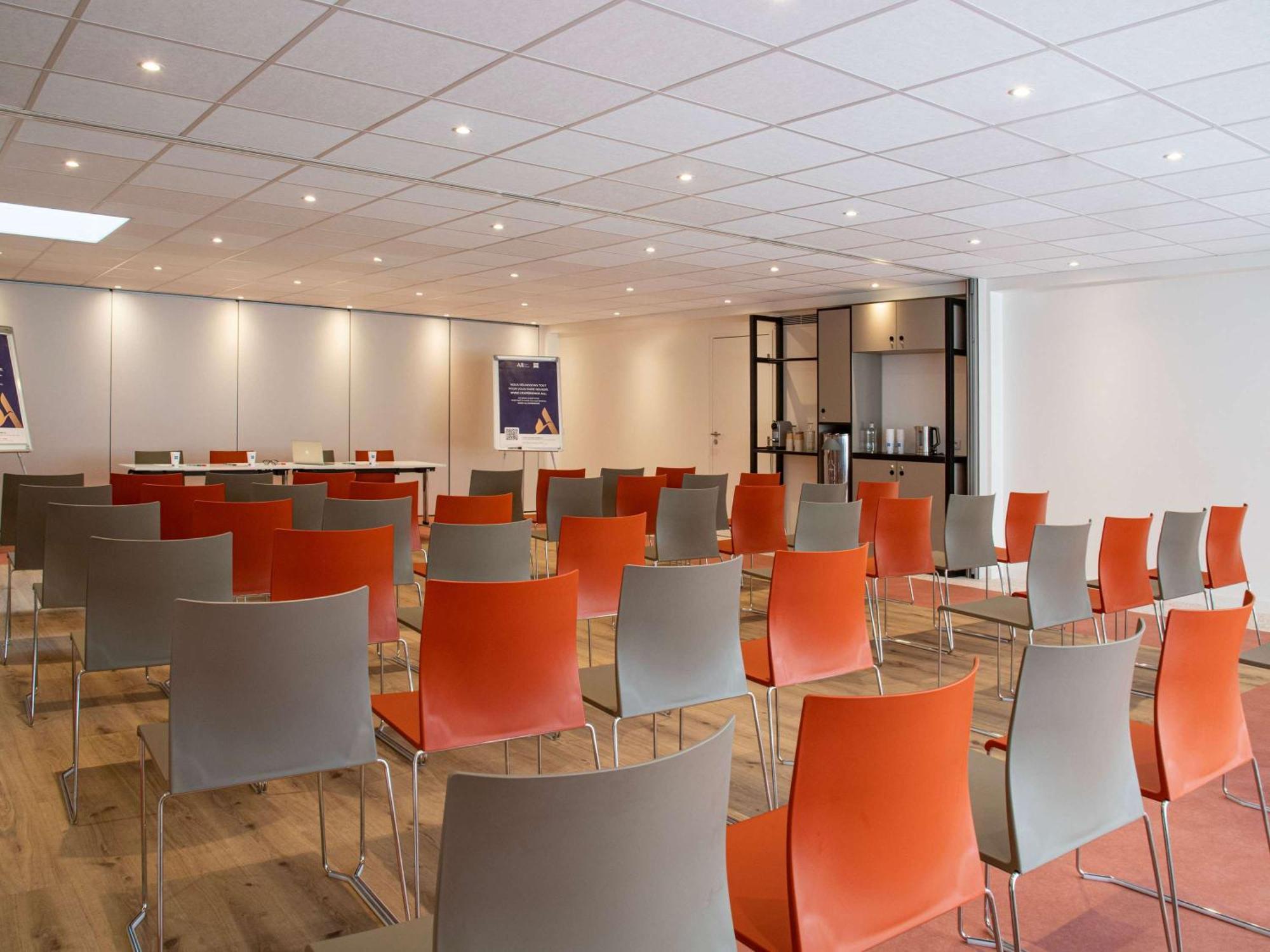 Hotel Ibis Budget Californie Lenval 2*